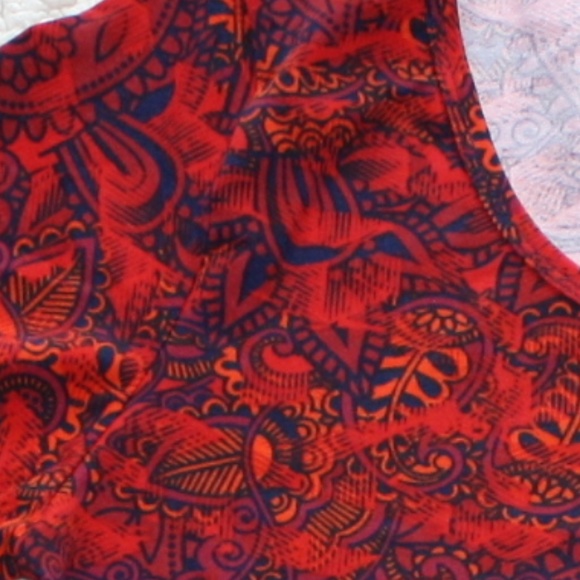 Lularoe Classic T Red Blue Paisley - NWT - Picture 2 of 4